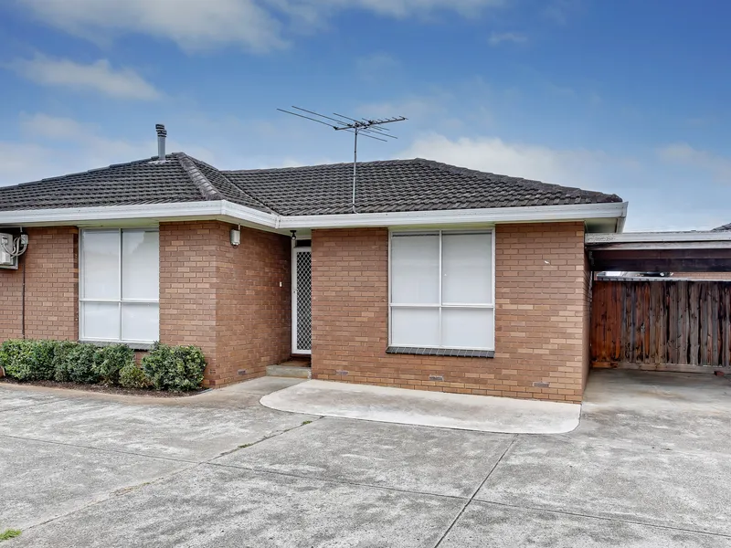 WALKING DISTANCE TO WERRIBEE’S CBD!!