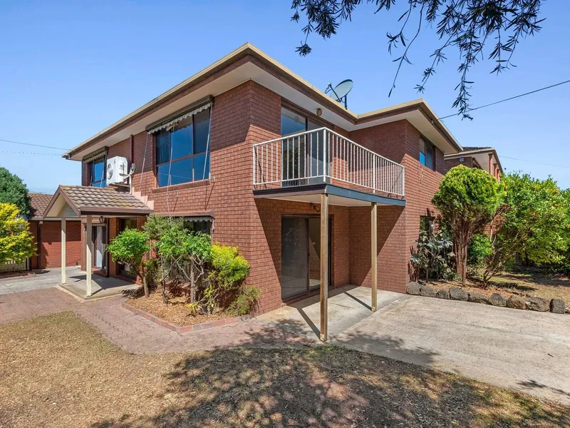 Spacious Living in Family Friendly Pocket!