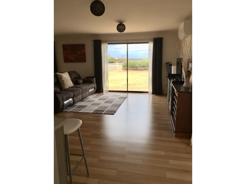 LOCATION,             PRESENTATION,             LOCATION,             W.I.W.O