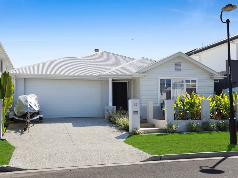 2 YEAR OLD, SINGLE LEVEL HOME, IN THE STUNNING 'SURROUNDS' ESTATE