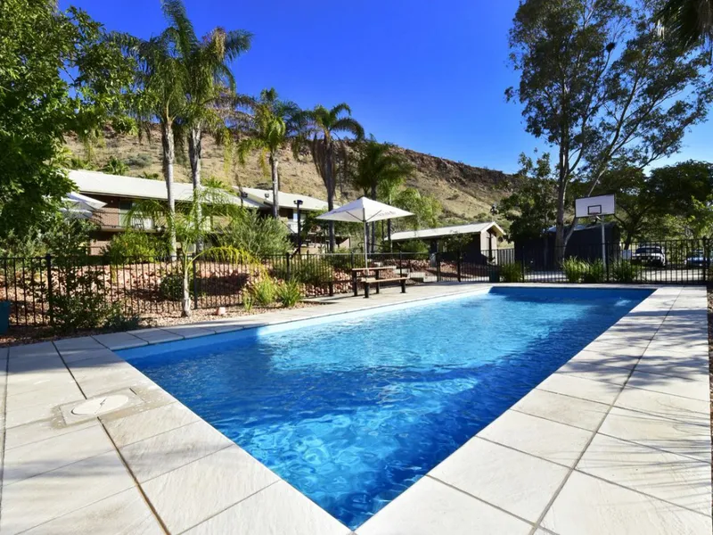 FURNISHED STUDIO UNIT - LEASE BREAK