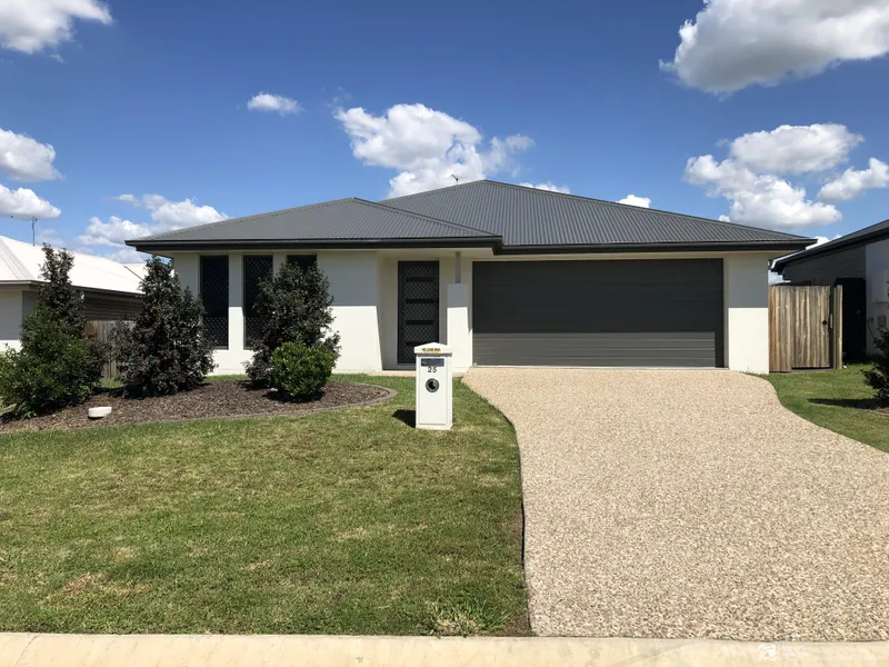 STYLISH FAMILY HOME!