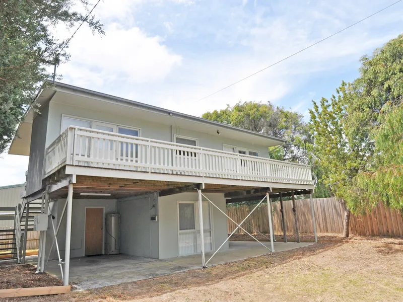 Beachside Living on Lohr Ave