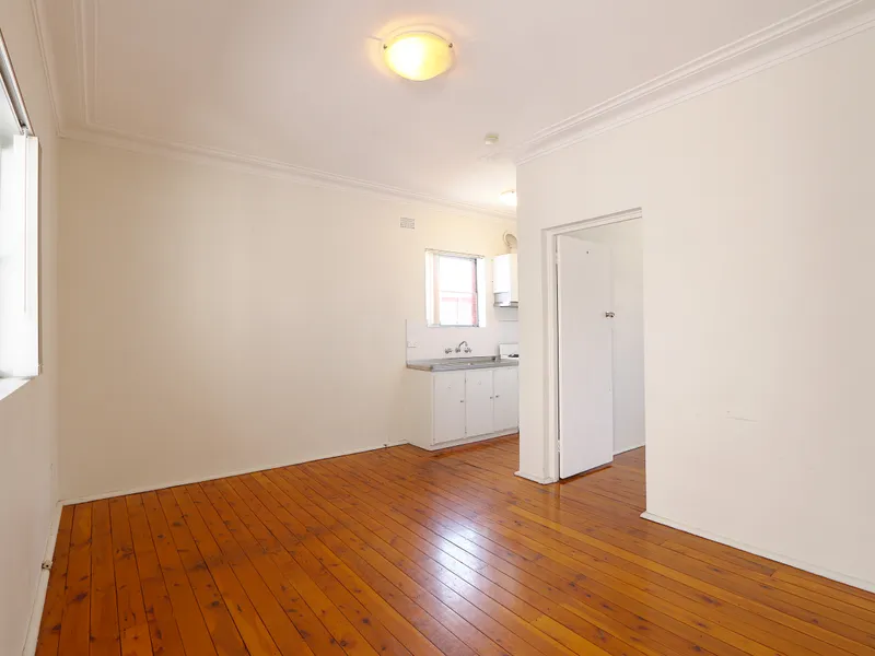 One Bedroom Close to Station