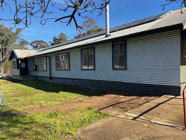 Suitable for Large Families – 2 x kitchens