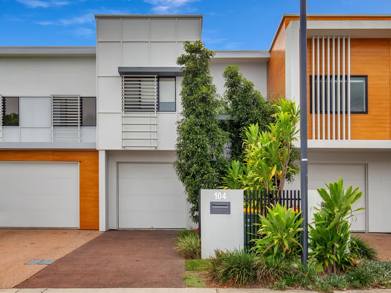 MODERN TOWNHOUSE IN GREAT LOCATION