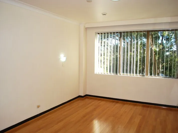 RENOVATED STUDIO APARTMENT