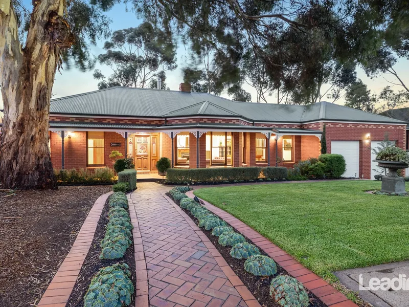 CLASSIC CHARM IN SHERWOOD!