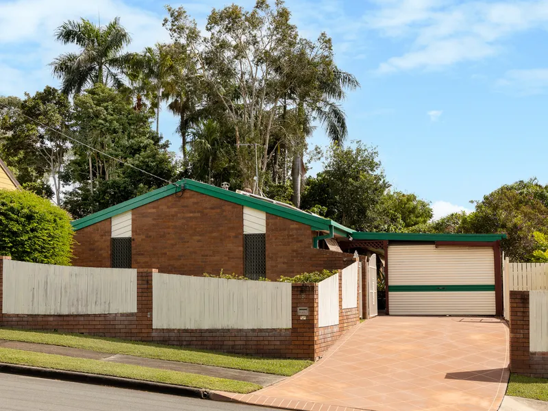 Brick Home On 623m2 Block Available Now!