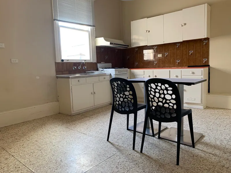 HIGH ABOVE SMITH - 2 weeks RENT FREE!!