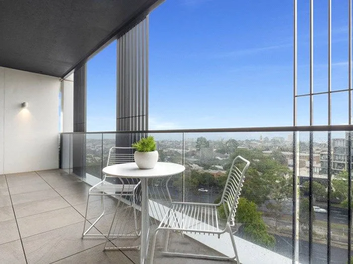 Incredible views of Port Phillip Bay to watch sunsets from you large balcony.