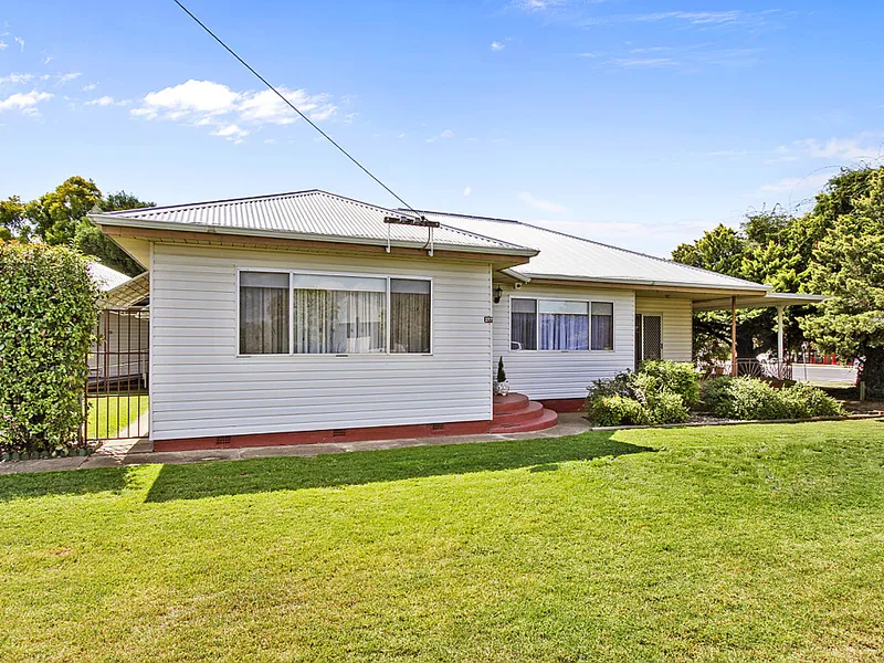 Neat & Tidy Home in South!