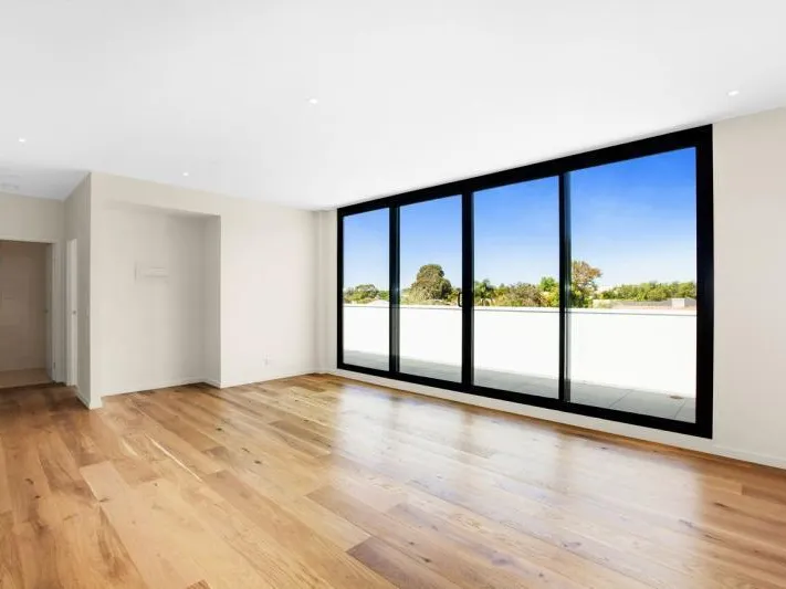 MODERN GEM BRIGHT AND SPACUIOUS