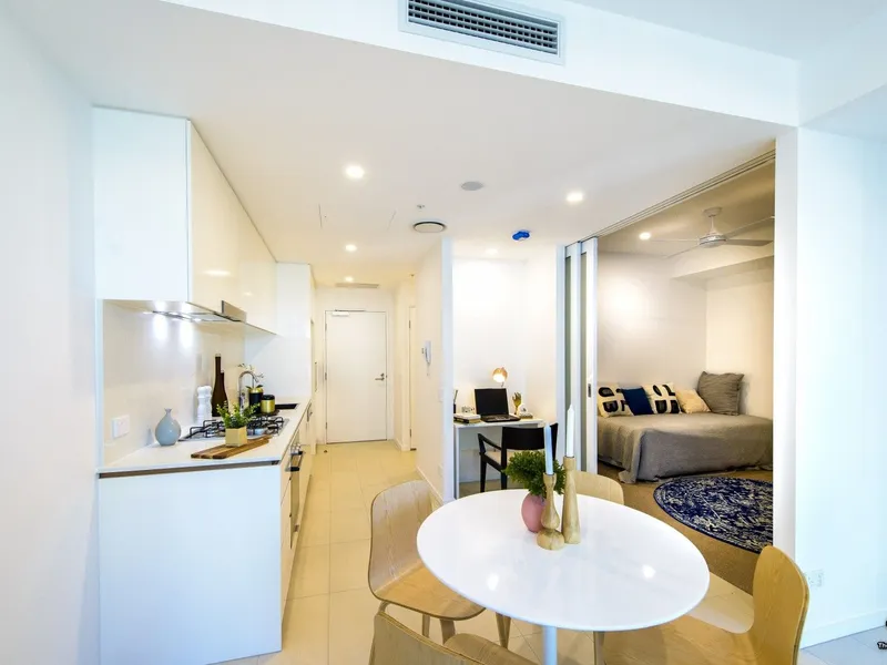 ST TROPEZ LEVEL 13 - 2 BEDROOM 2 BATHROOM APARTMENT