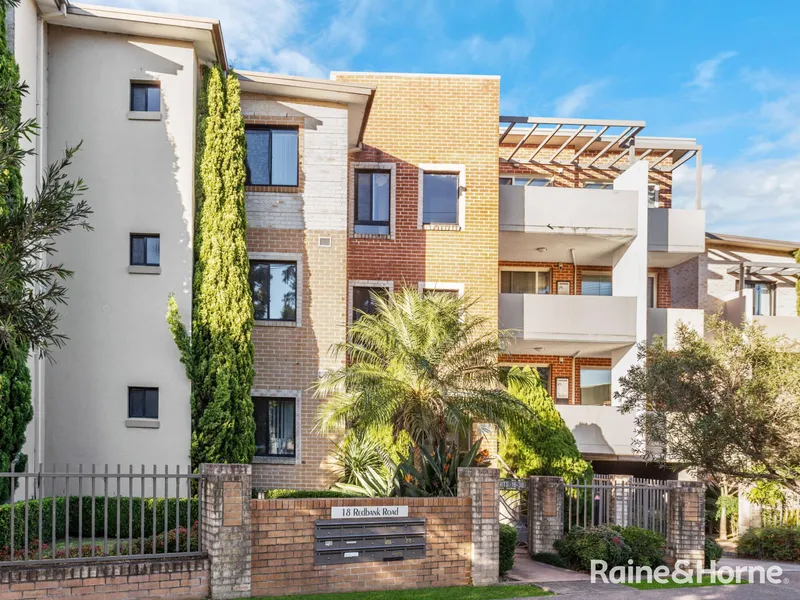 Spacious Three Bedroom Apartment In Quiet Convenient Location