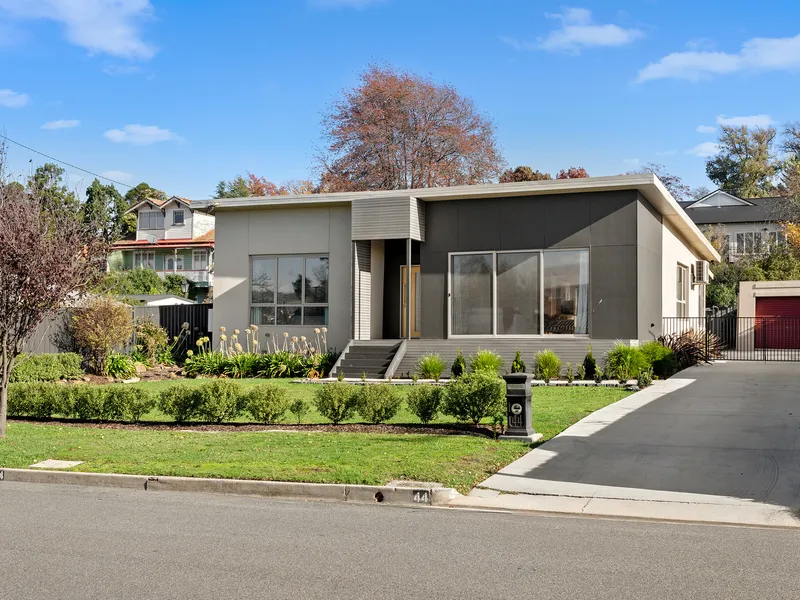 Renovated home, multiple living rooms, easy walk to Newstead Shopping Centre & CBD