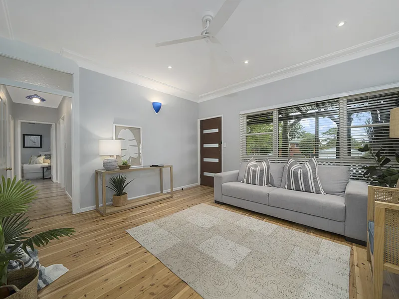 Beautiful Modernized Home In Quiet Cul-De-Sac