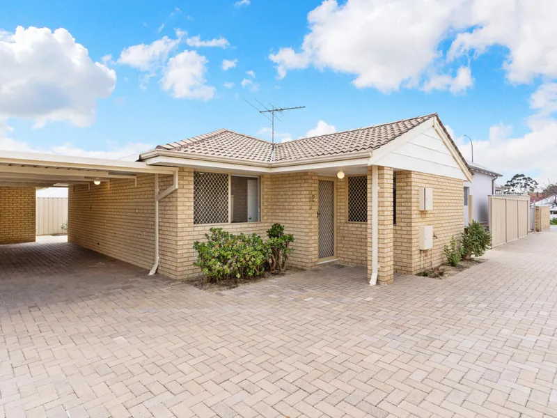 Low Maintenance Unit in Fantastic Location