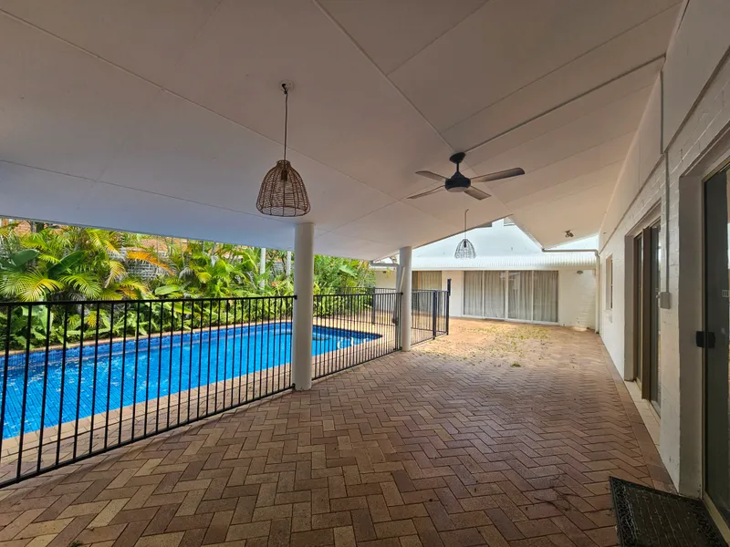 Prime location - Three homes in one - Walk to beach and shops