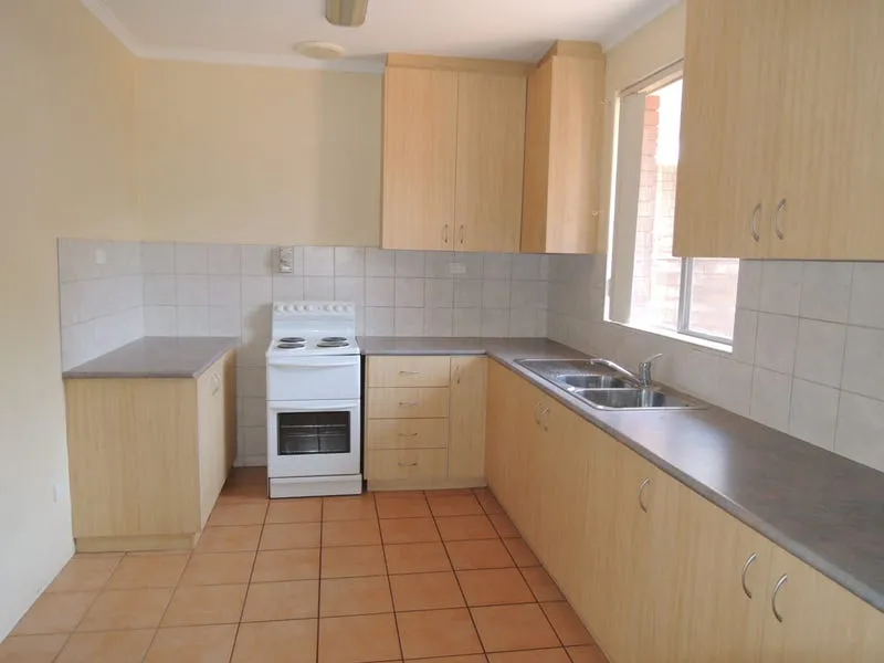 GREAT LOCATION - CENTRE OF TOWN