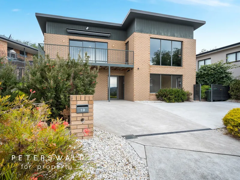 Sunshine, style and modern family comfort