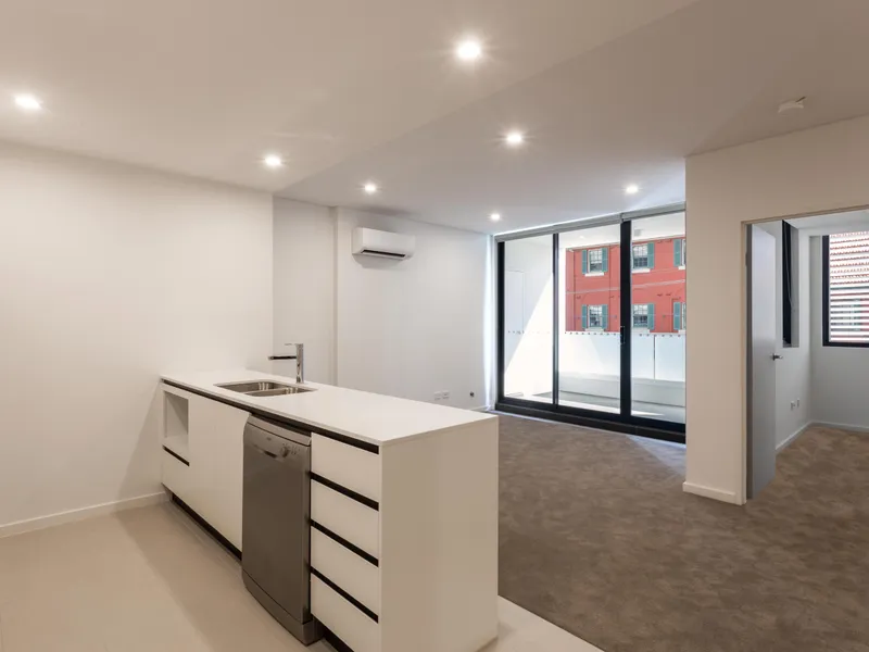 Comfortable, near new  apartment in the heart of Campsie