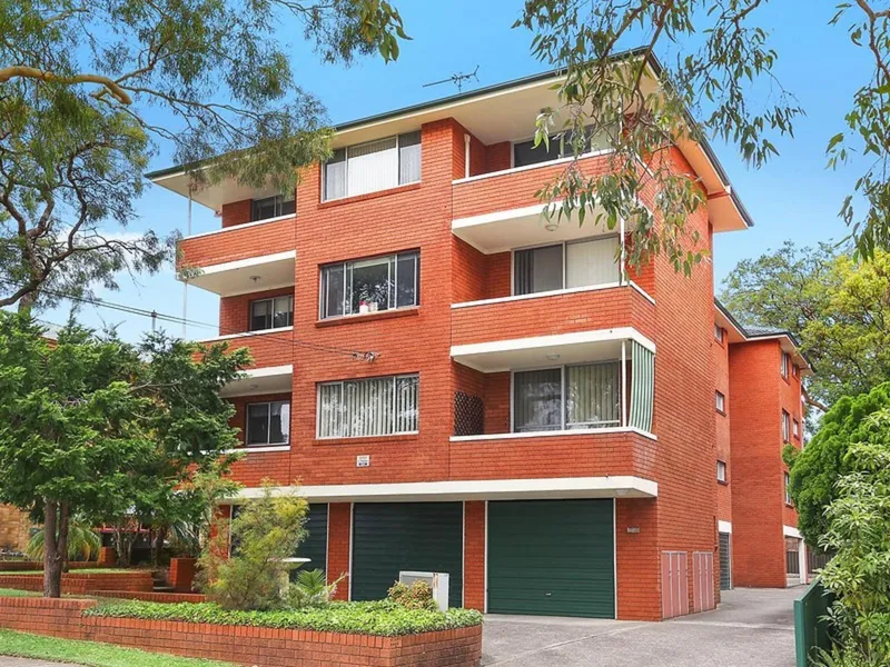 Two Bedrooms with Lock Up Garage