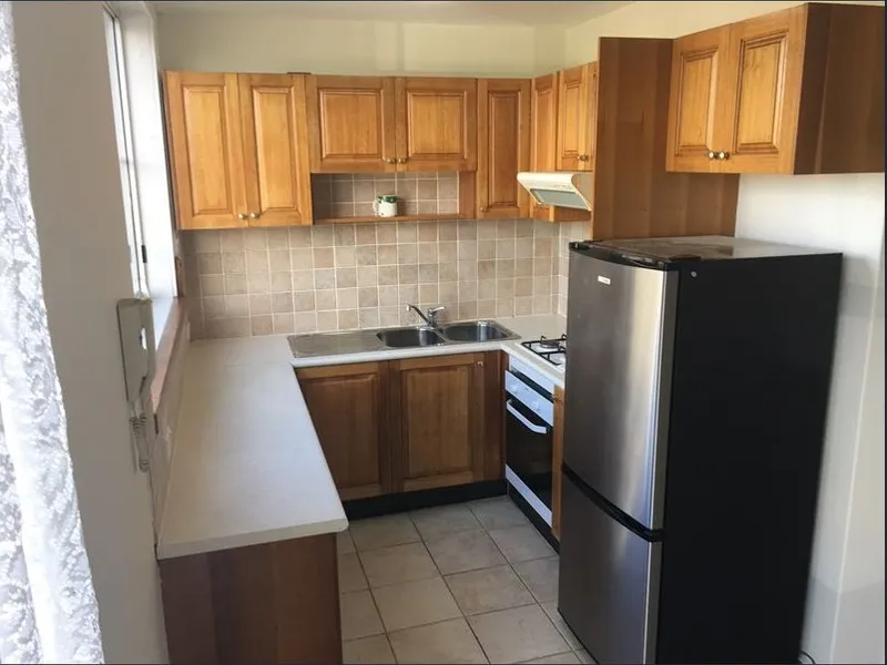 One bedroom unit close to many amenities