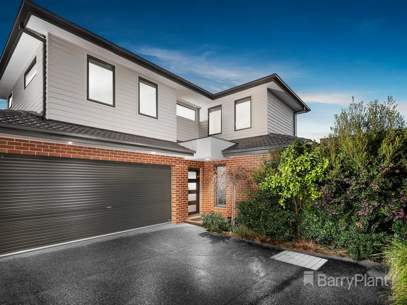 Modern Urban Retreat with Alfresco Bliss