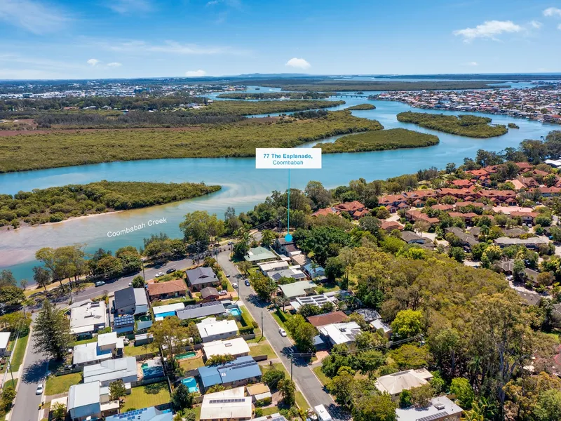 FABULOUS POSITION OVER LOOKING THE WATER ON THE ESPLANADE - YOUR FUTURE IS LOOKING GREAT !!!! 