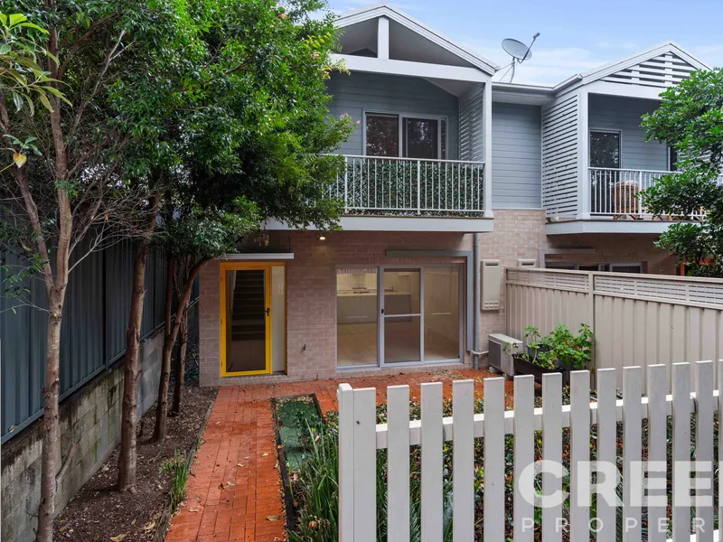 SPACIOUS & VERSATILE HOME