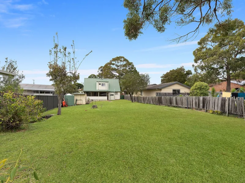 Rare opportunity on a 1245sqm in Bateau Bay with endless potential!