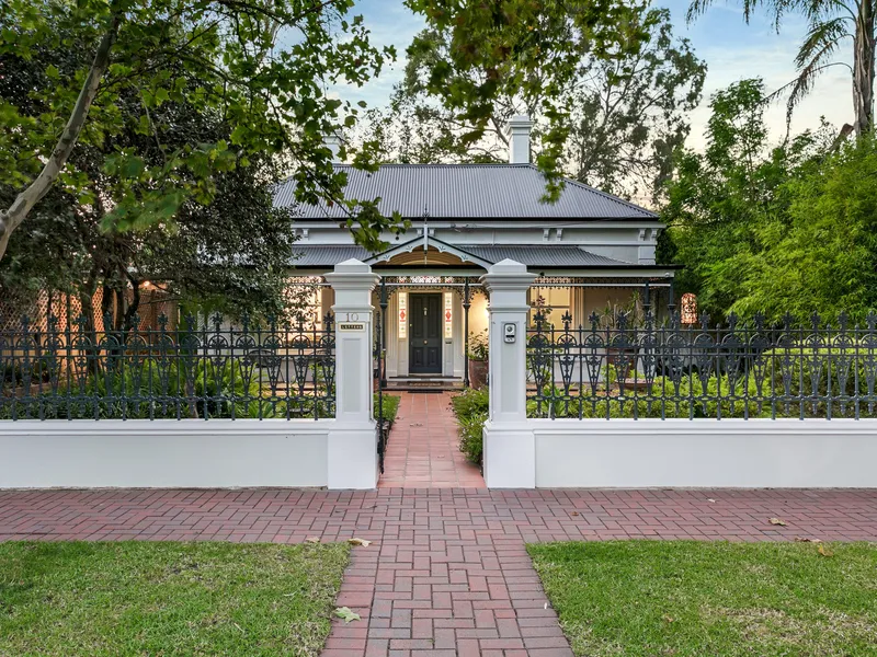 UNDER CONTRACT by Stephanie & John Williams - WILLIAMS LUXURY