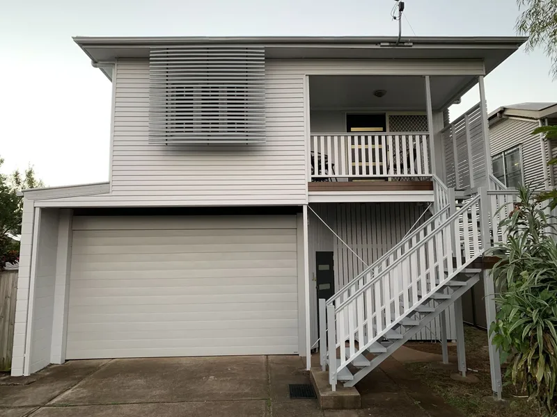 Fully Furnished 2 Bdrm + Study Townhouse, Fully A/C, Unlimited NBN 100Mbps, Remote LUG, (No Yard)