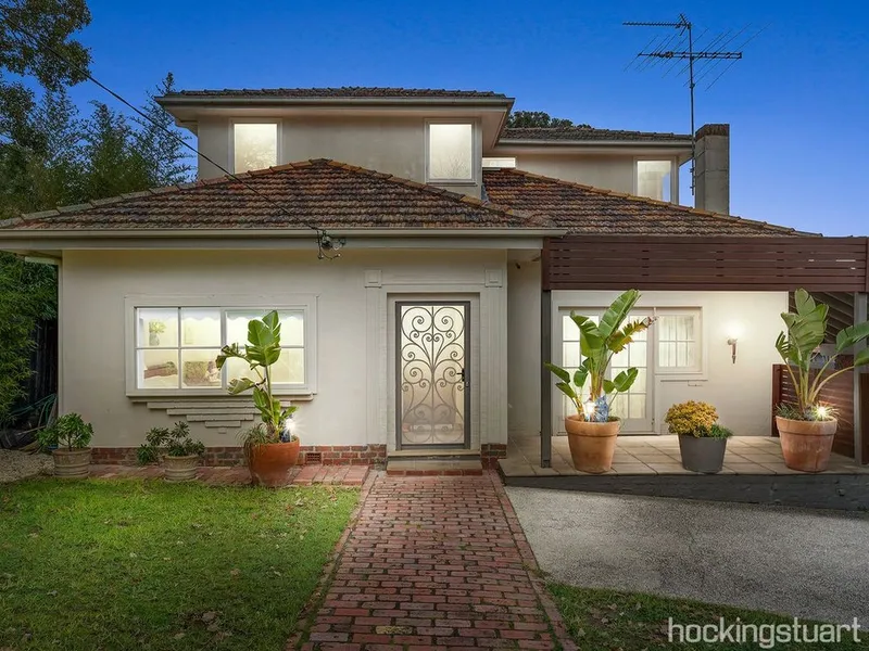 Superb family living with in-ground pool