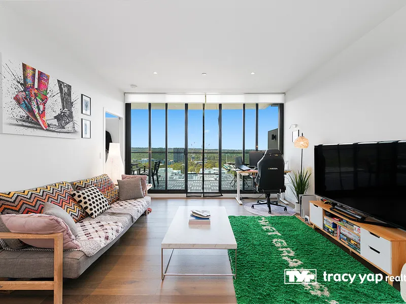 Northeast Facing 500m to station