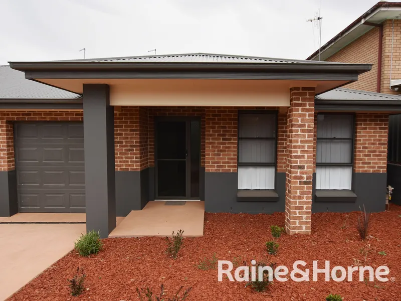 Modern & Spacious Townhouse