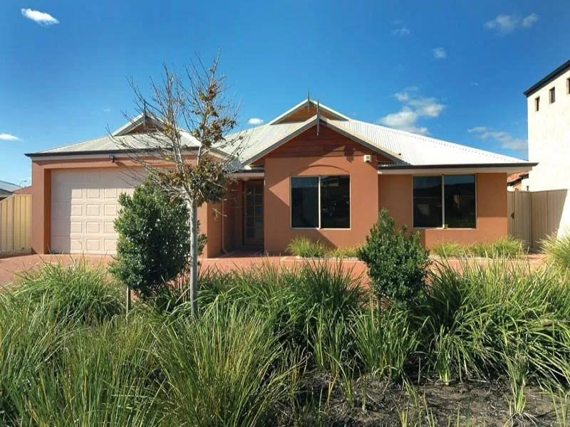 Canal living without the price tag