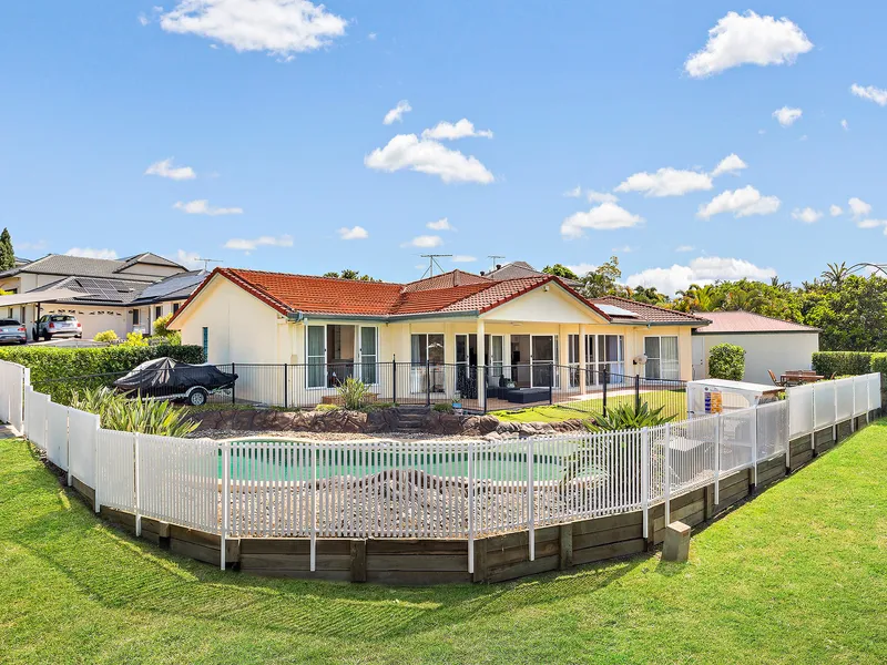 LOWSET FAMILY ENTERTAINER