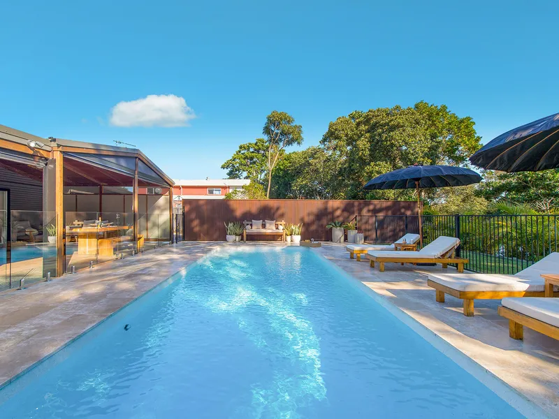 Five Acre Paradise Minutes to World Class Surf