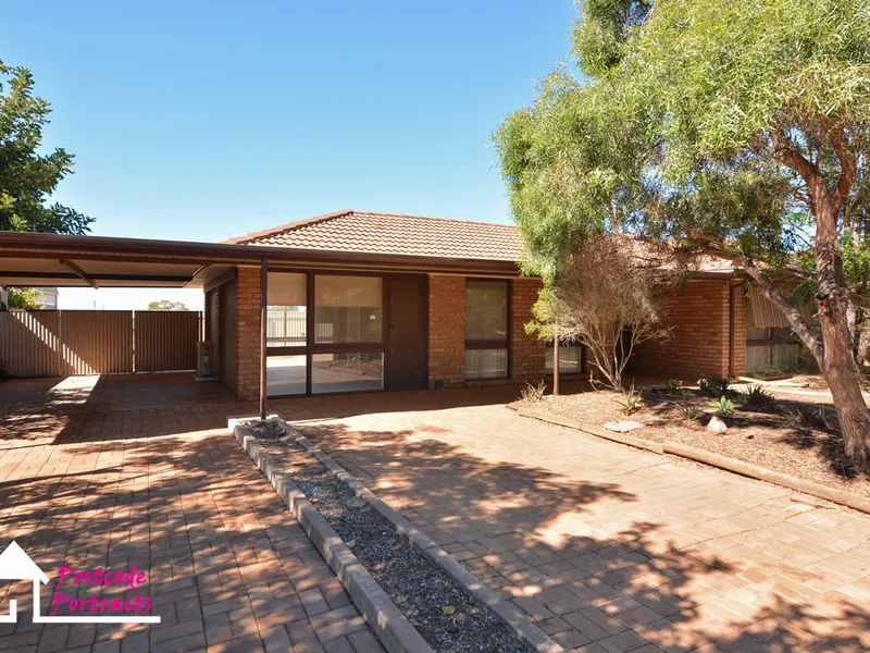 LOTS OF LIVING AREA OPTIONS