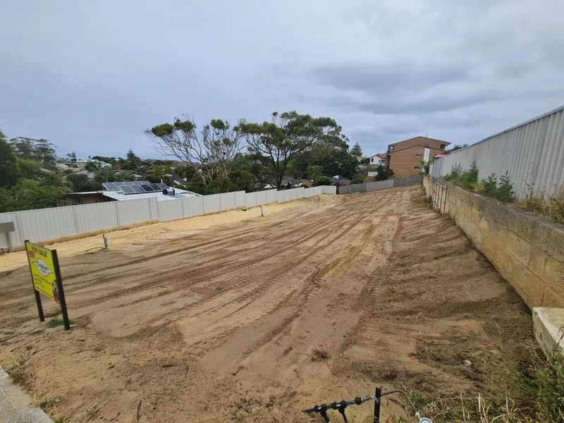 Build Your Dream Home. Easy Stroll to Scarborough Beach Foreshore. Wide 20 metre Frontage !