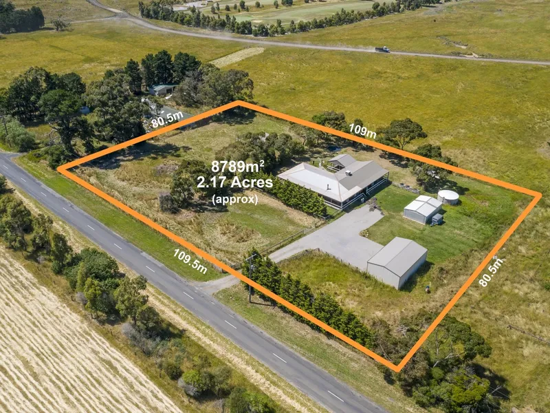 Unique acreage opportunity in a sought-after Beveridge location