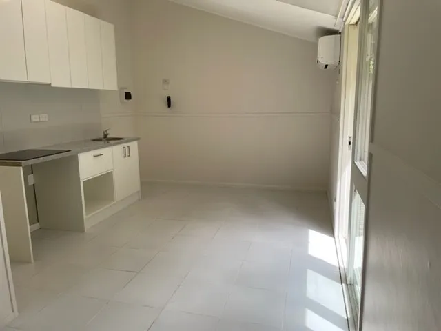 Affordable Central Nambour Studio!