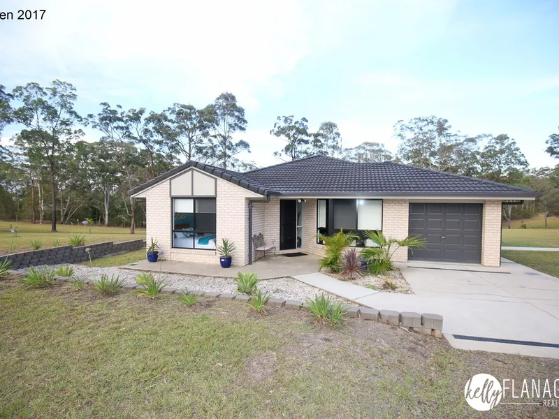 Perfect Modern Brick & Tile On A Good Few Acres.