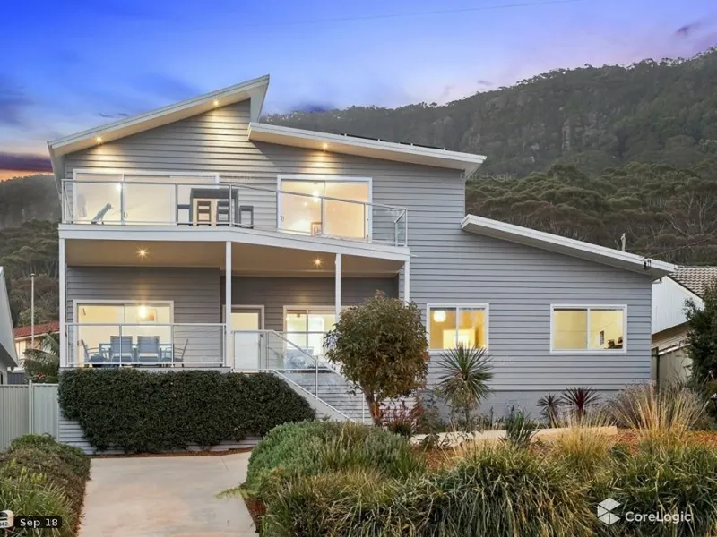Spectacular ocean views and escarpment views!