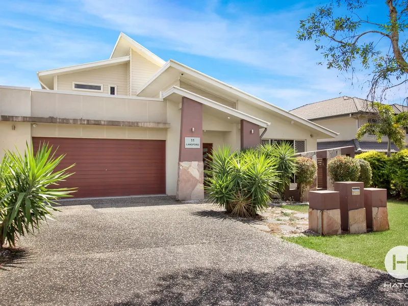 Simply Stunning LUXURY HOME IN Eight Mile Plains