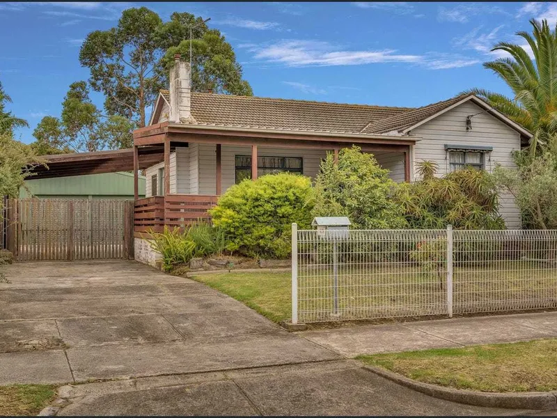 THREE BEDROOM FAMILY HOME!
