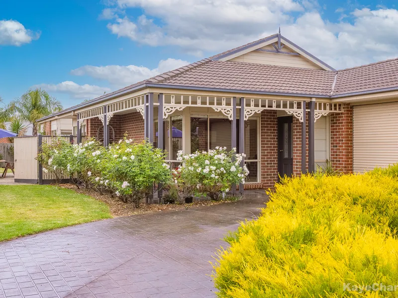 Federation Living in Quite Court Locale