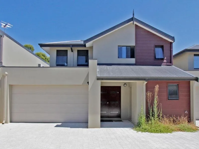 Gorgeous Town House in Secure Complex